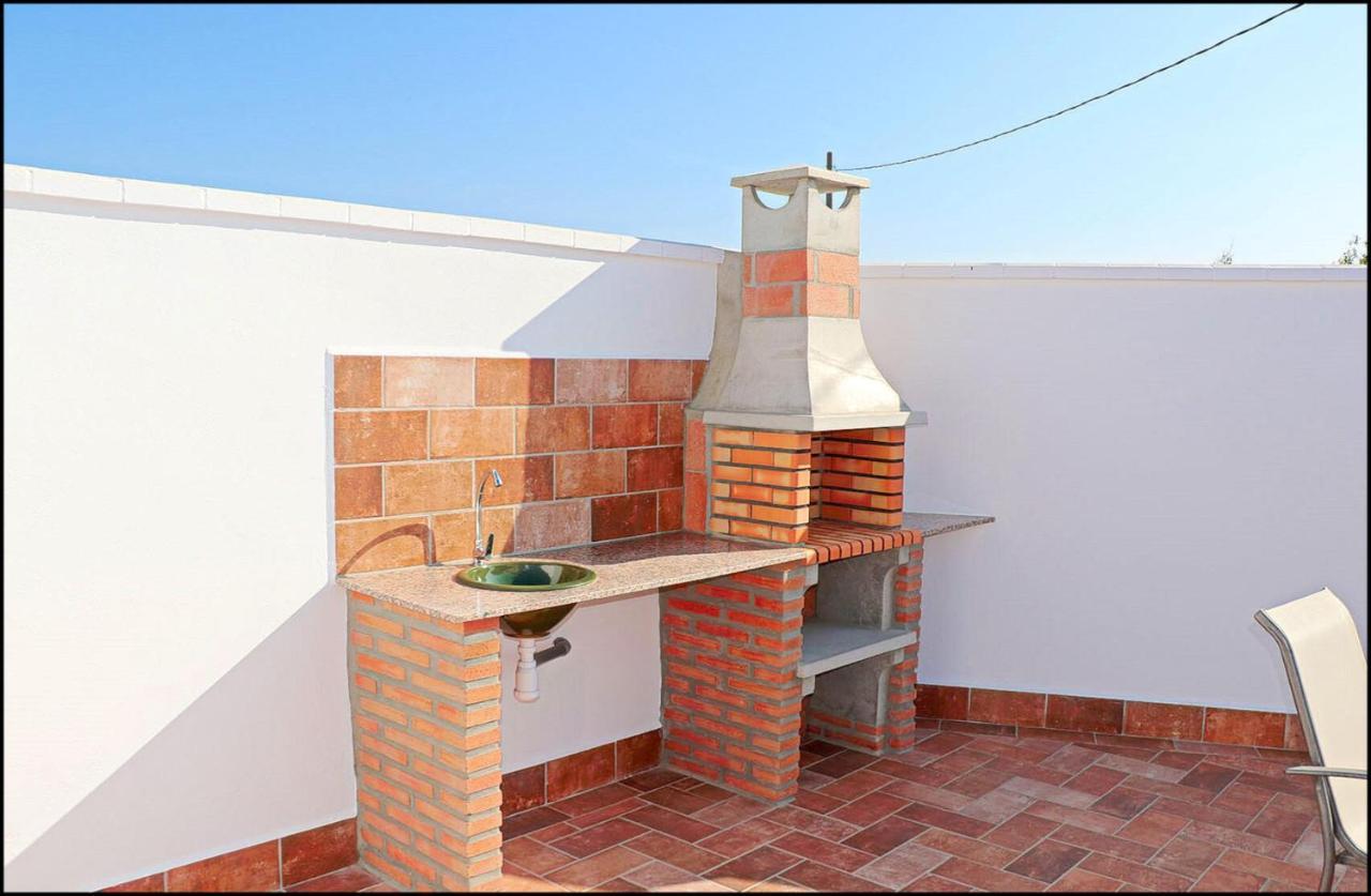 コニル・デ・ラ・フロンテラ Casa Colorado Con Piscinaヴィラ エクステリア 写真