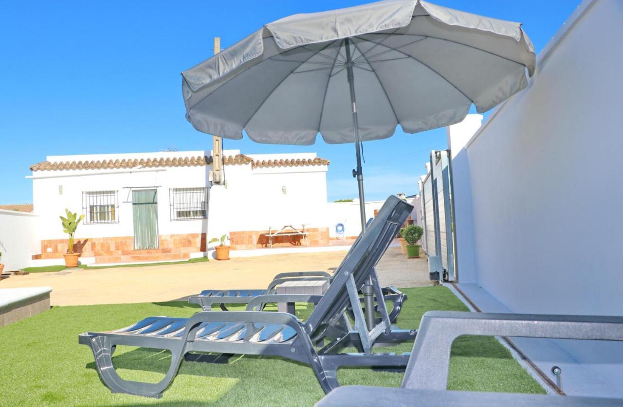 コニル・デ・ラ・フロンテラ Casa Colorado Con Piscinaヴィラ エクステリア 写真