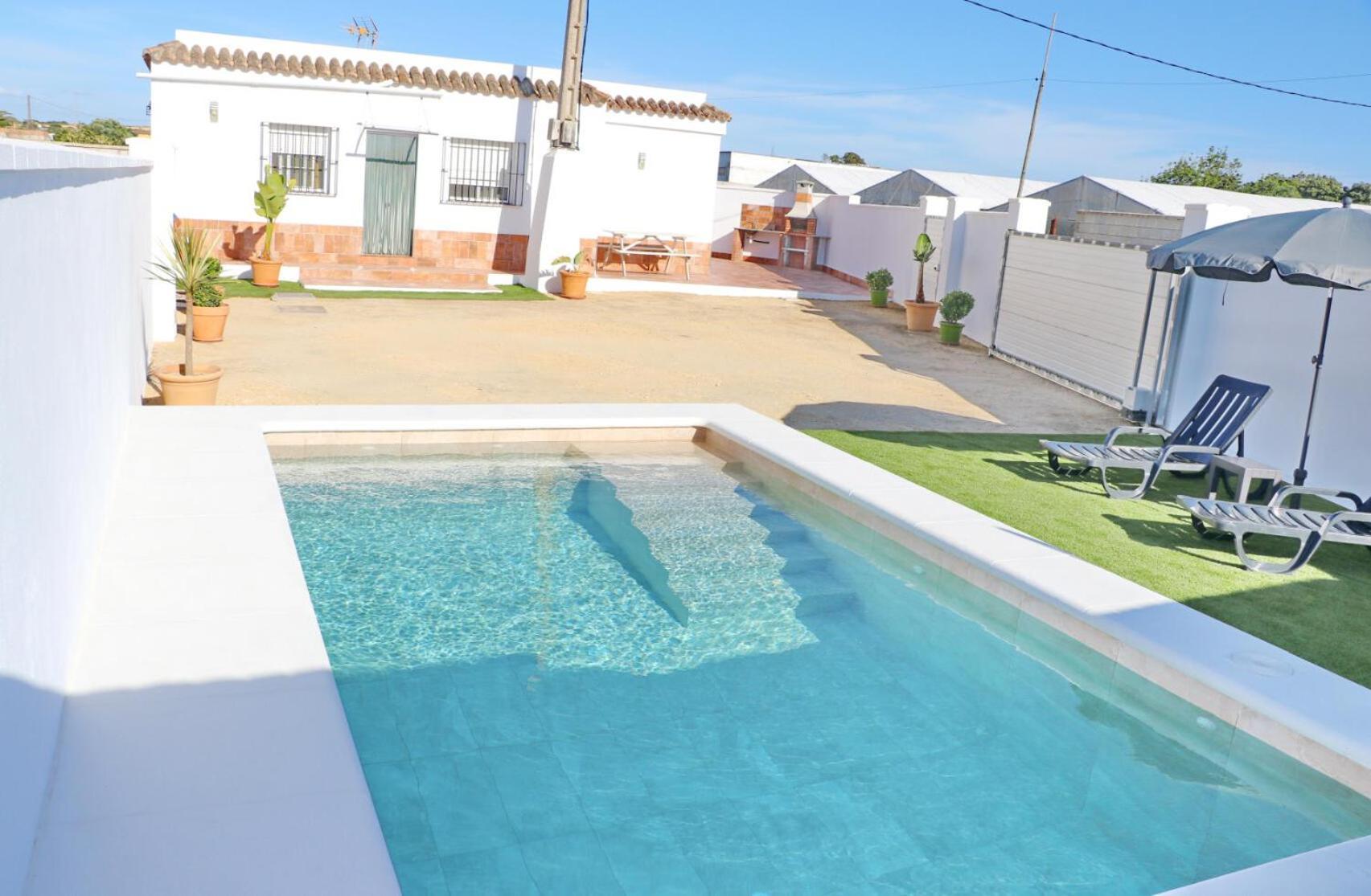 コニル・デ・ラ・フロンテラ Casa Colorado Con Piscinaヴィラ エクステリア 写真