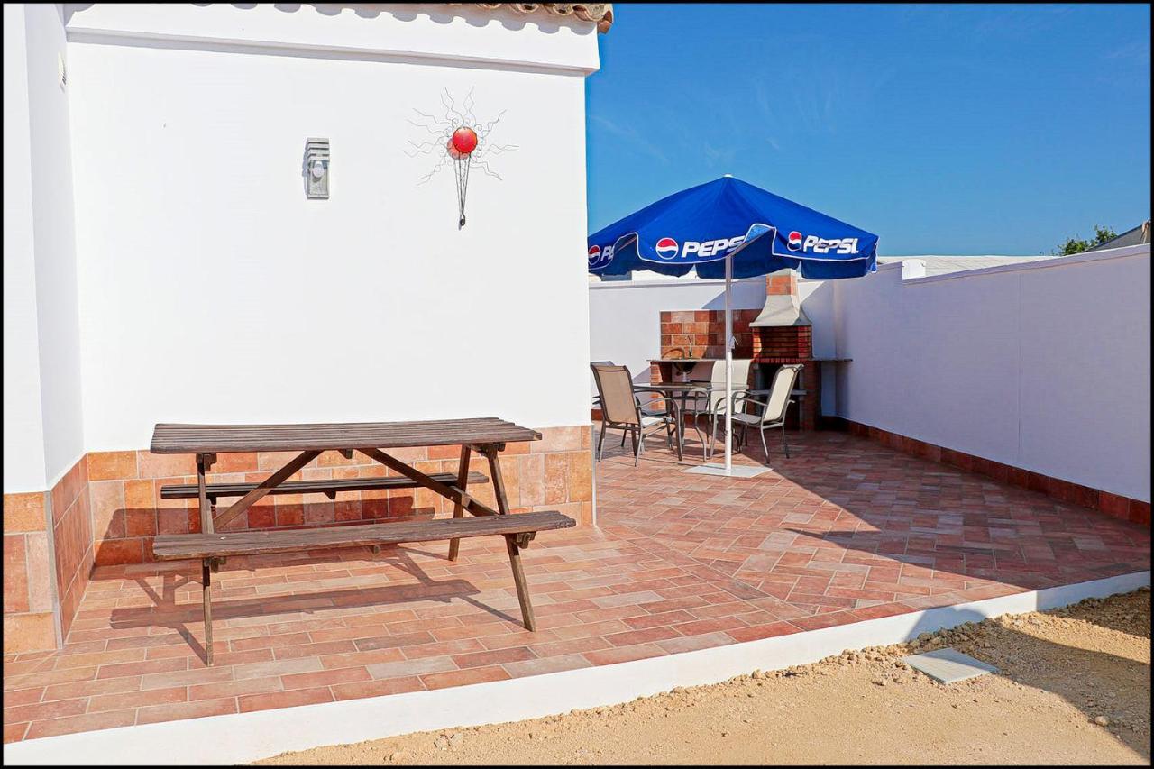 コニル・デ・ラ・フロンテラ Casa Colorado Con Piscinaヴィラ エクステリア 写真